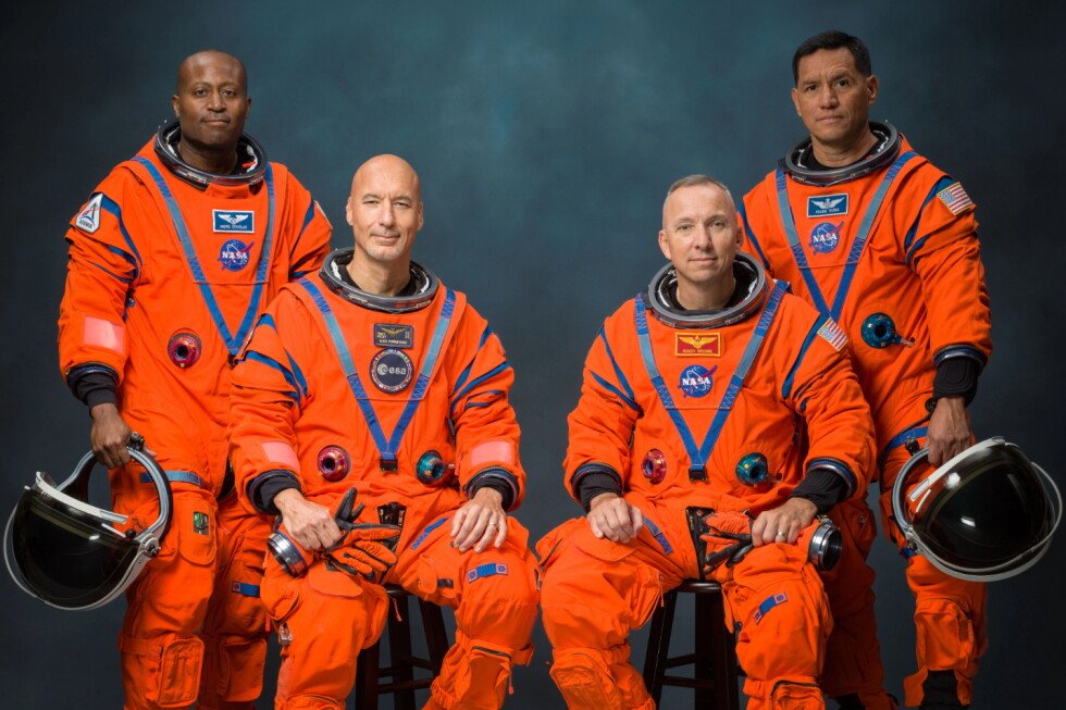 nasa-unveils-artemis-iii-crew-for-lunar-test-around-earth