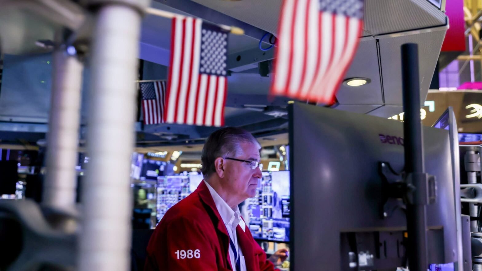 nasdaq-sinks-3%-as-tech-sell-off-reignites