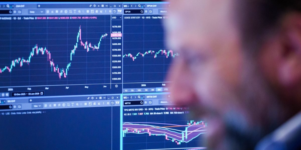 wall-street-dumped-nearly-$1-trillion-in-tech-stocks-by-midday—then-clawed-it-back-and-bought-peanut-butter-and-paint