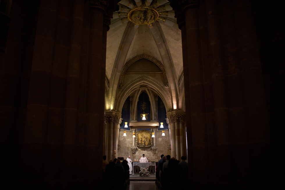tour-of-the-sagrada-familia-reveals-treasures-before-pope’s-visit