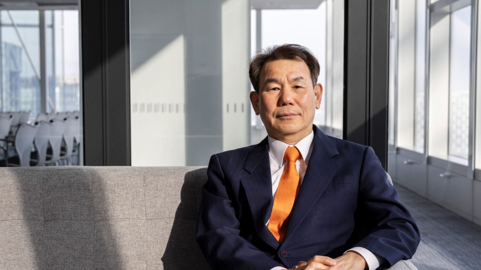 south-korea’s-stock-market-rout-isn’t-a-vote-against-the-country,-market-exchange-chief-says