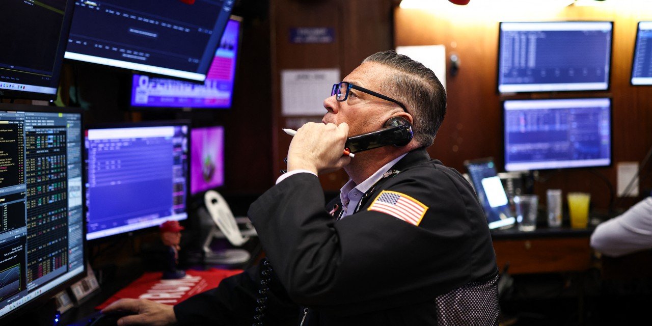 oil-falls,-us.-futures-rise-after-trump-calls-off-iran-strikes