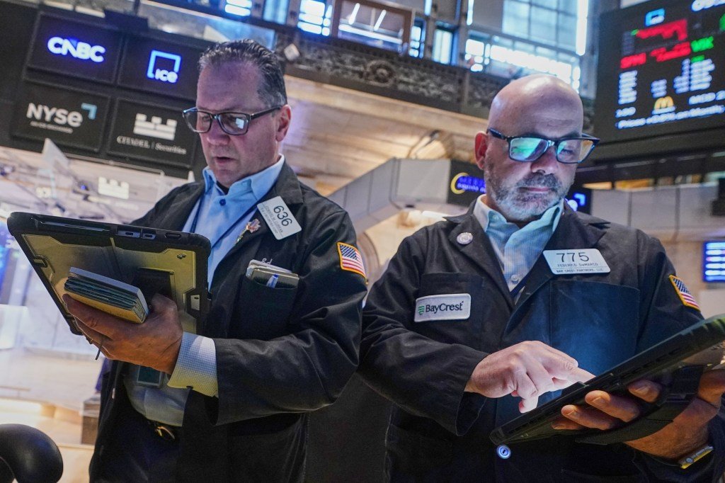 wall-street-drifts-ahead-of-highly-anticipated-market-debut-of-spacex