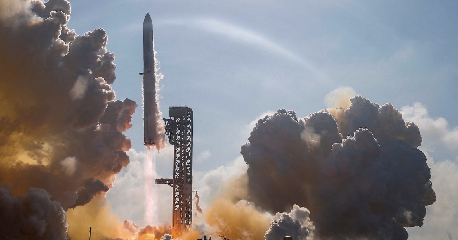 live:-elon-musk’s-spacex-set-for-stock-market-trading-debut-after-world’s-biggest-ipo