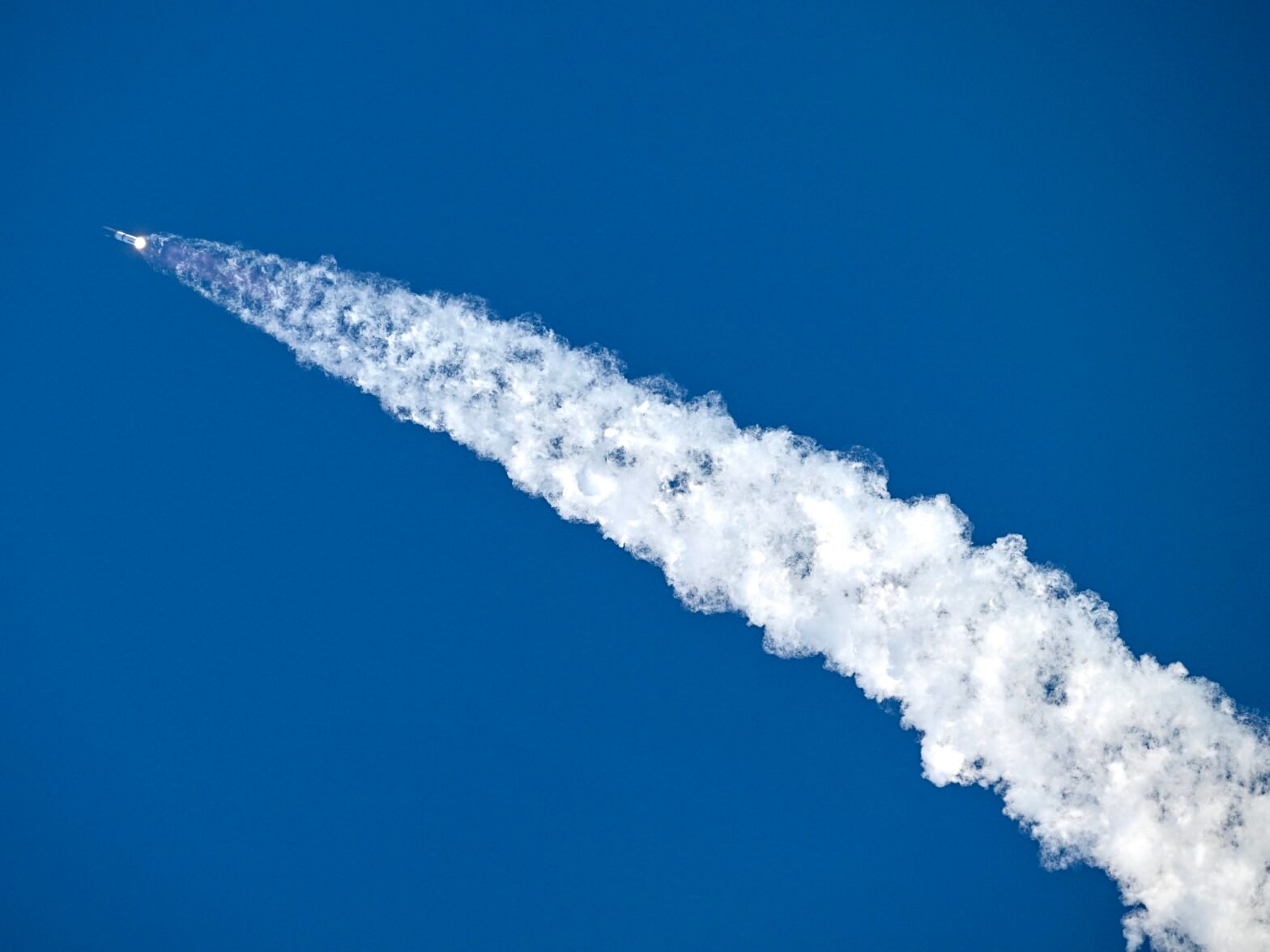spacex-stock-lifts-off,-rising-above-its-ipo-price