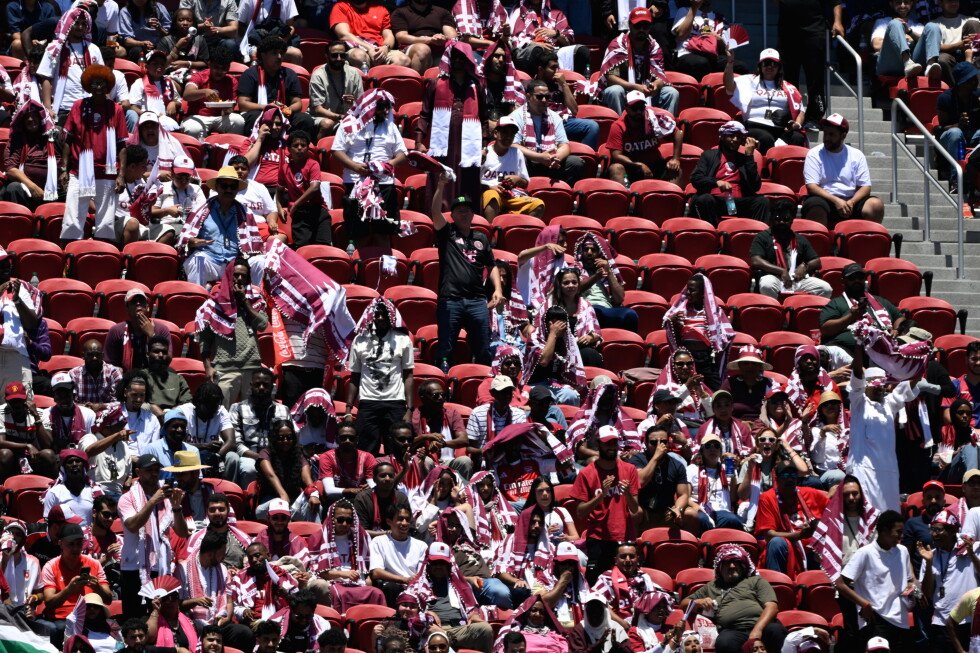 empty-seats-everywhere-for-qatar-switzerland-world-cup-match