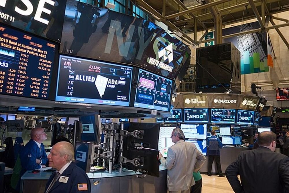 s&p-500,-nasdaq,-dow-futures-retreat-after-rally-fueled-by-spacex,-us-iran-deal-as-fed-meeting-looms:-tsla,-play,-fisv-in-focus