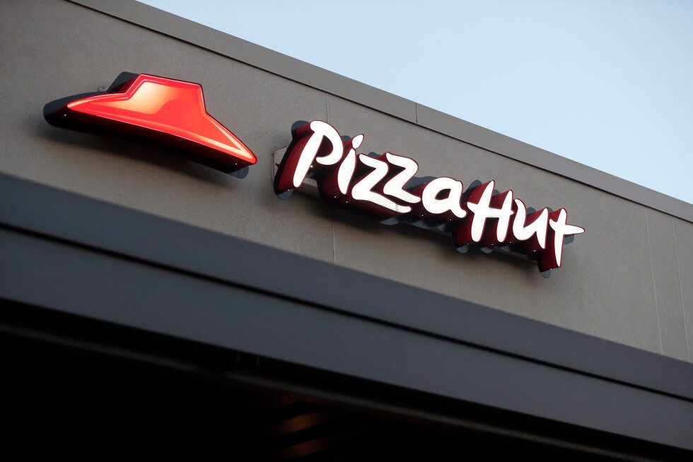 struggling-pizza-hut-restaurant-chain-will-be-sold-for-$2.7-billion
