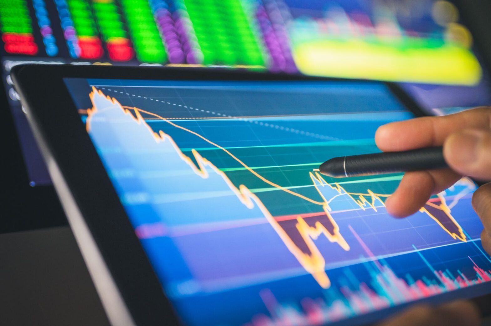 dow-notches-new-high-as-tech-stocks-drop:-stock-market-today