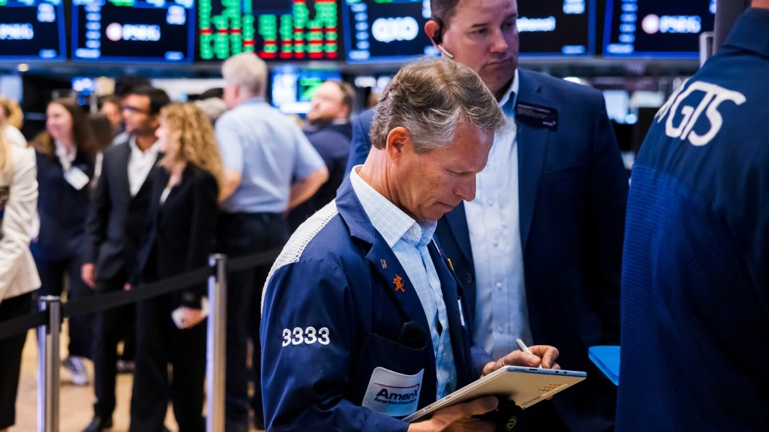 stock-futures-are-little-changed-as-wall-street-gears-up-for-federal-reserve-rate-decision:-live-updates