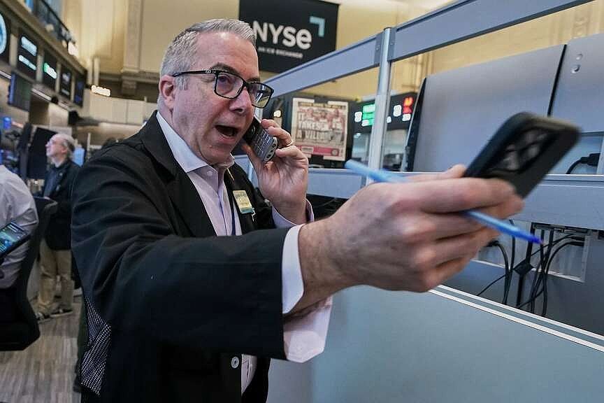 falling-oil-slides-below-$80-mark