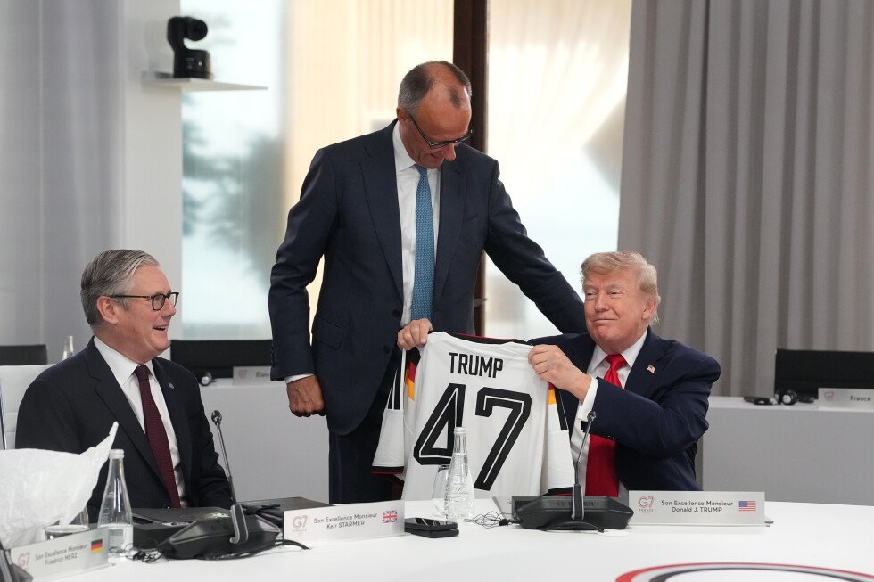 hot-mic-moments-from-the-g7-summit-in-france