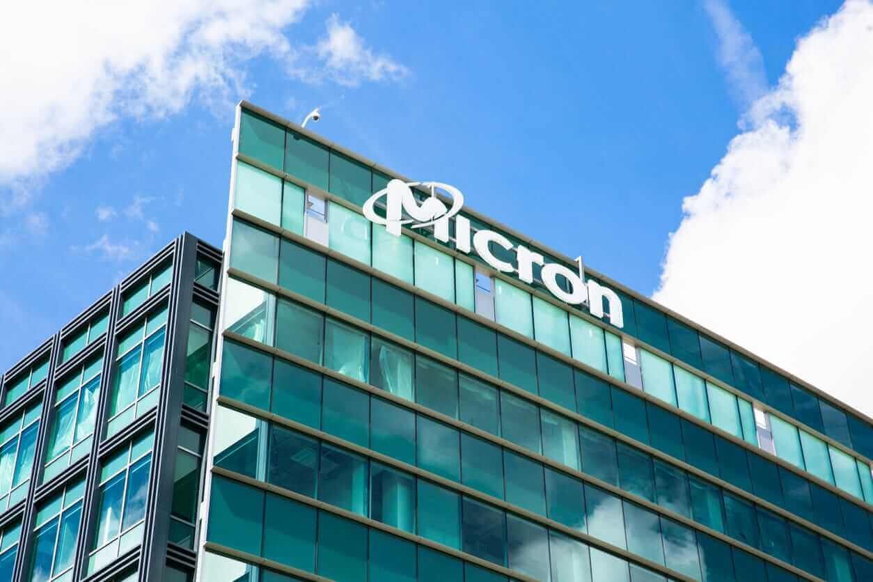 this-analyst-just-gave-micron-stock-a-$1,500-price-target-here’s-why.