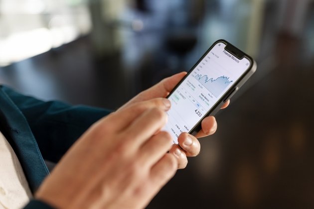 4-stocks-to-watch-on-wednesday:-msft,-mrna,-mu,-amzn