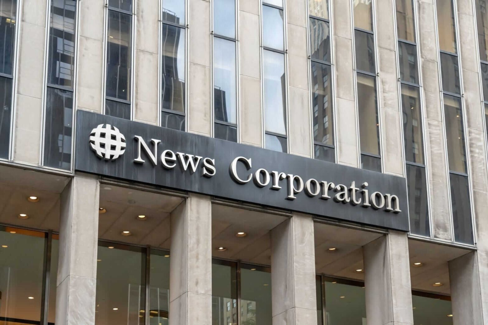 news-corporation-stock:-is-nws-underperforming-the-communication-service-sector?
