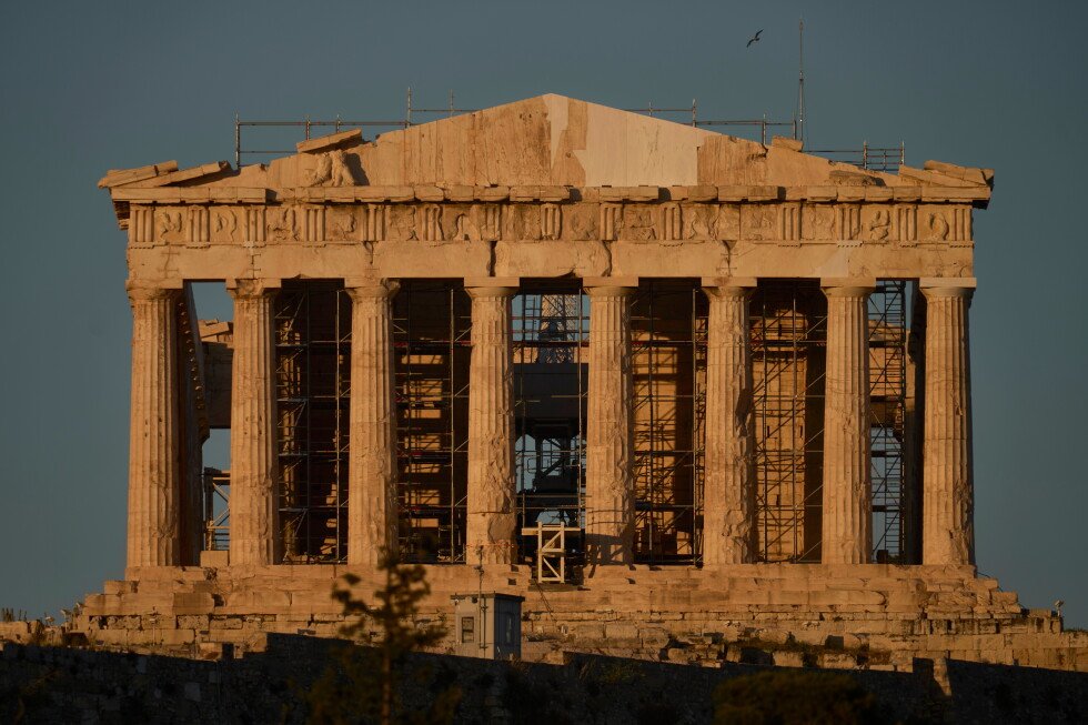 greece-unveils-restored-parthenon-facade-unseen-in-full-for-two-centuries