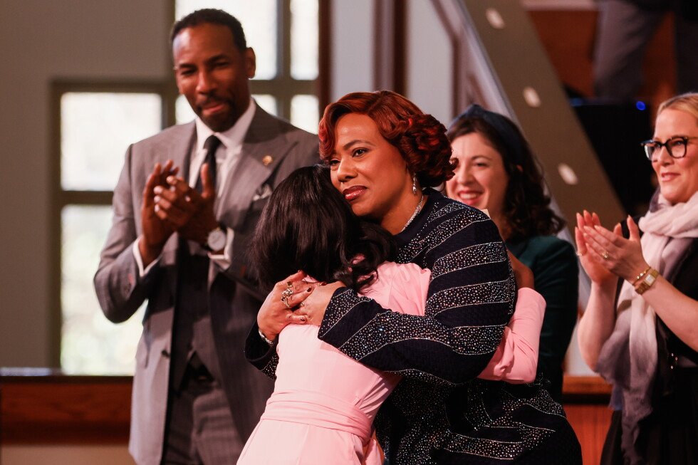 black-bank-card-program-to-help-single-mothers-with-children