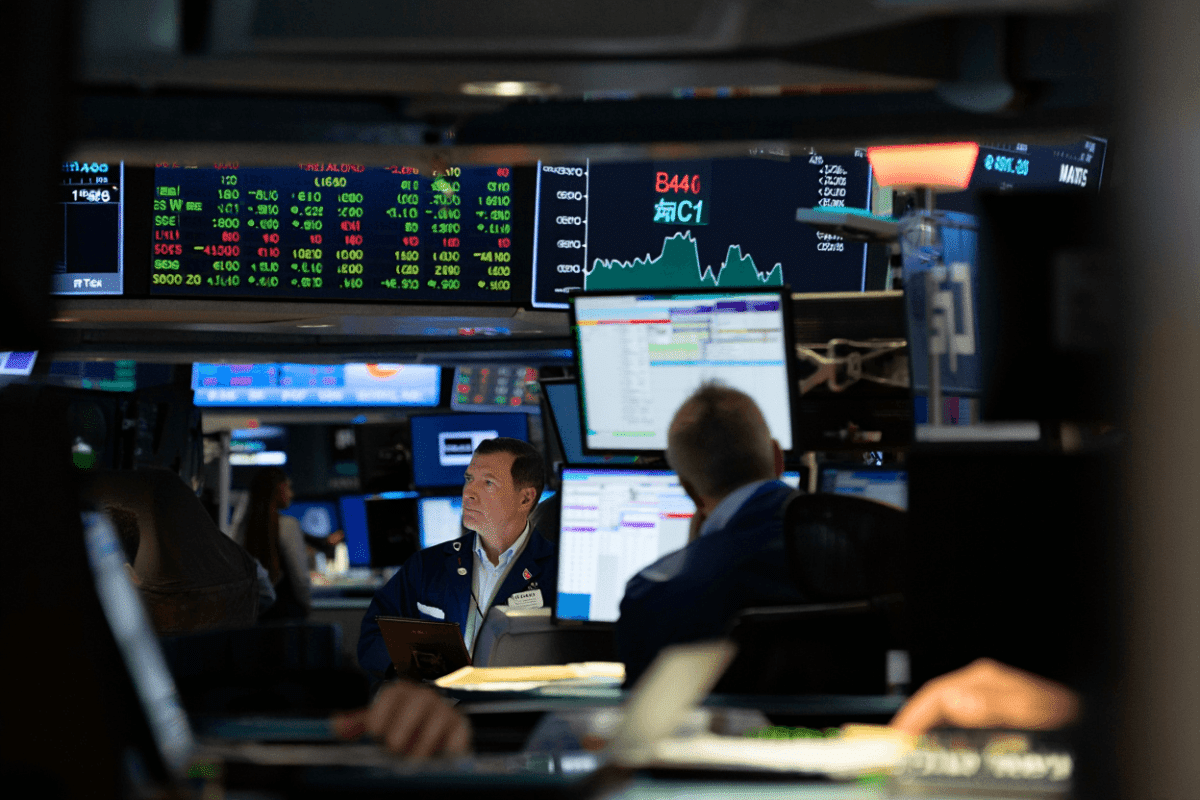 major-us-indexes-rally-on-thursday-to-cap-a-volatile-week,-with-the-s&p-500-and-nasdaq-posting-strong-gains-after-fed-rate-hike-signals-sparked-a-selloff.