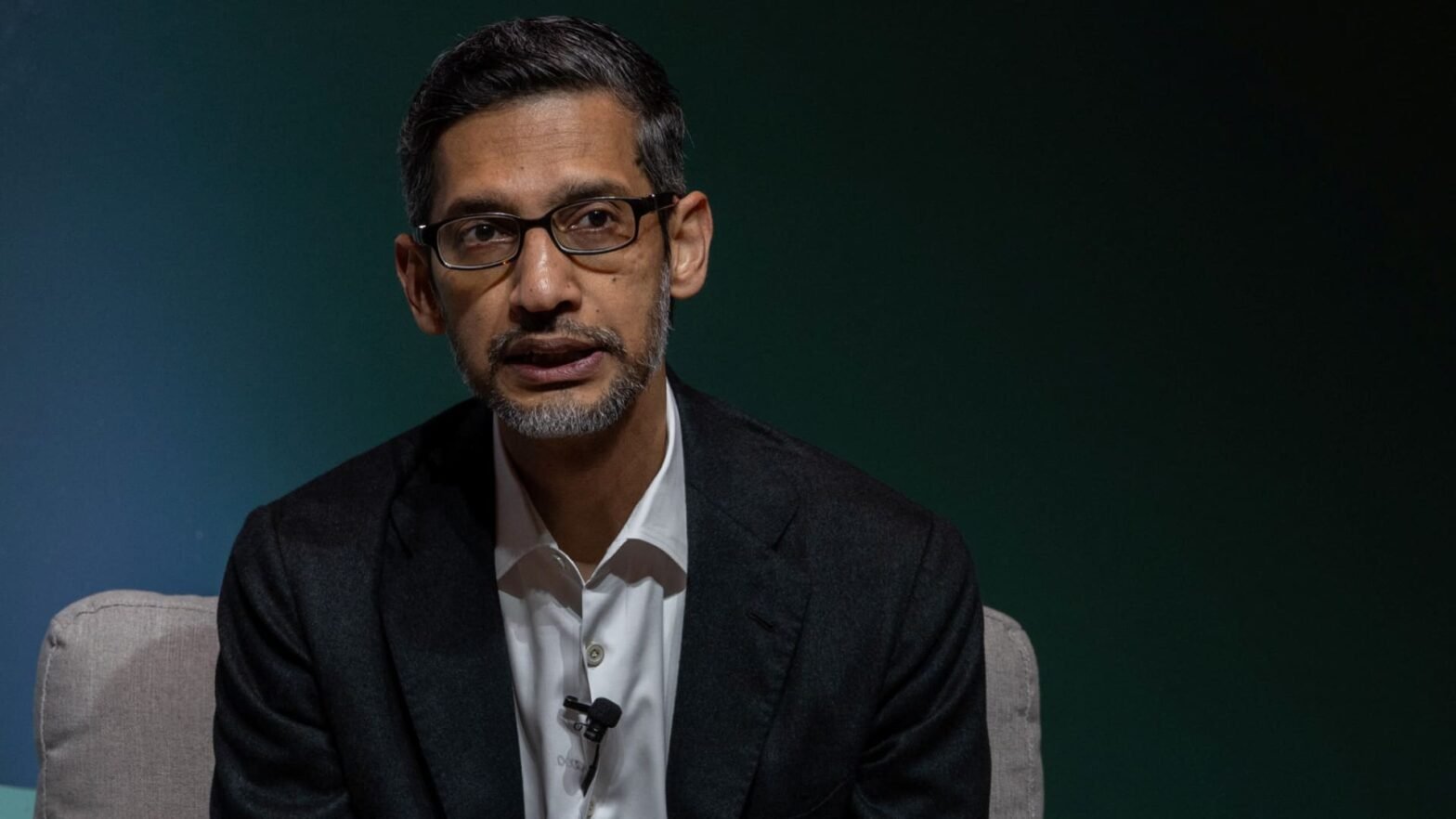 alphabet-paces-for-worst-day-in-a-year-on-ai-concerns-after-high-profile-exits