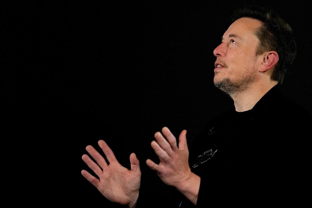 spacex-stock-tumbles-16.4%,-shaving-off-most-ipo-gains-since-debut