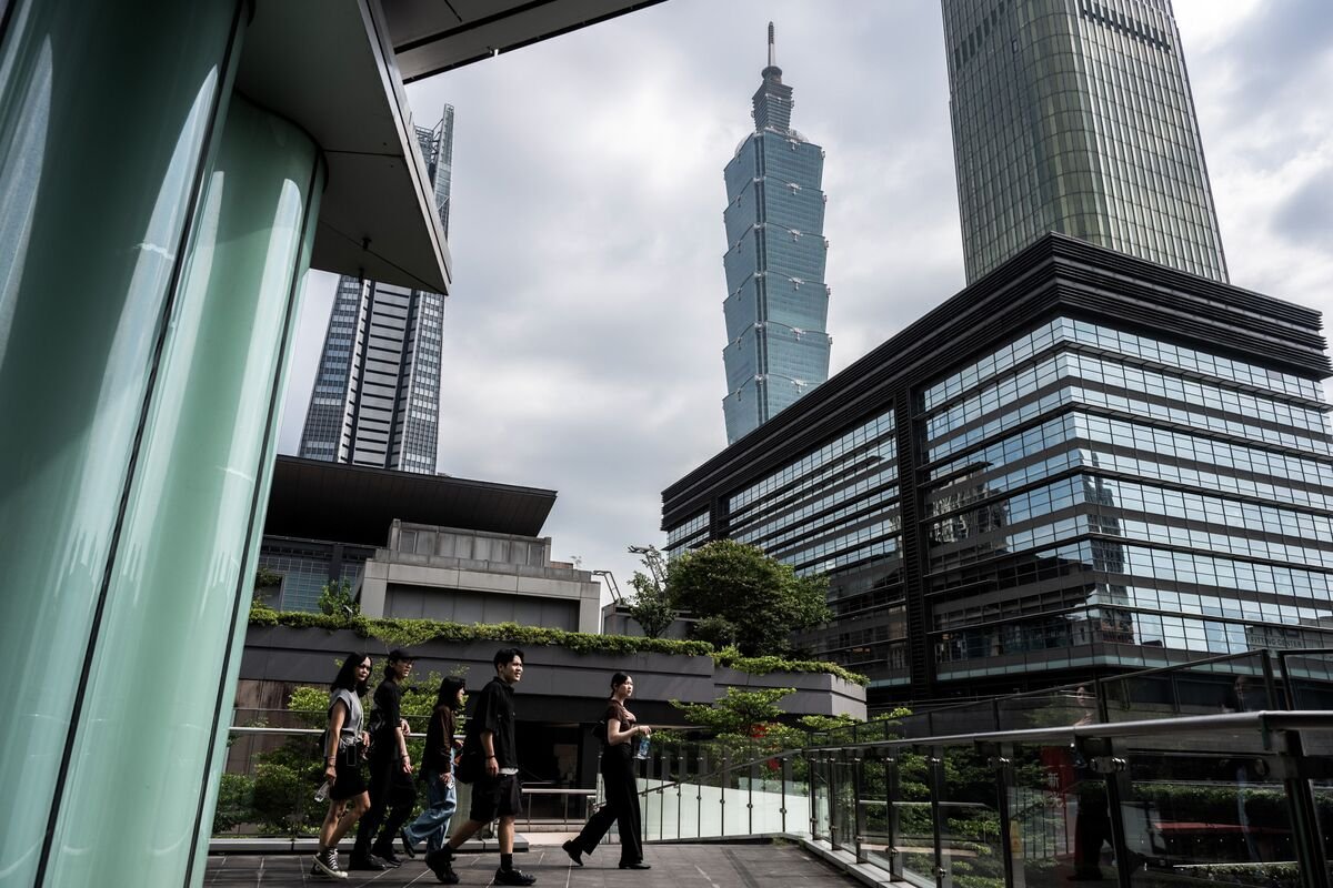 ‘fomo-really-got-me’:-taiwanese-go-deep-into-debt-to-amp-100%-stock-rally