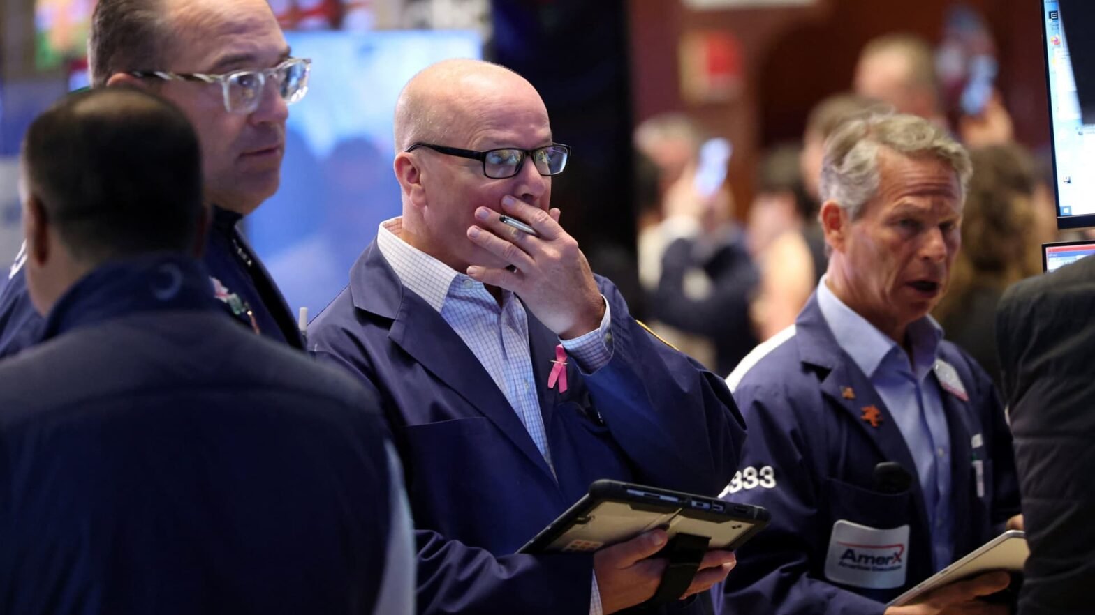tech-rout-intensifies-as-selloff-grips-global-stocks