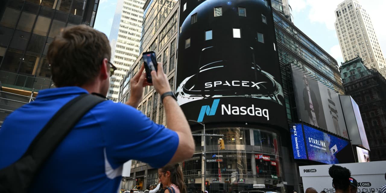 spacex-tumble-is-just-the-tip-of-stock-market’s-tech-problems