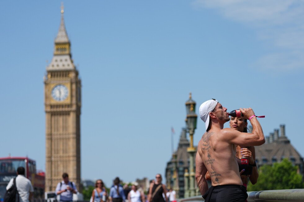 france-swelters-as-heat-wave-triggers-red-alert-and-20-drowning-deaths