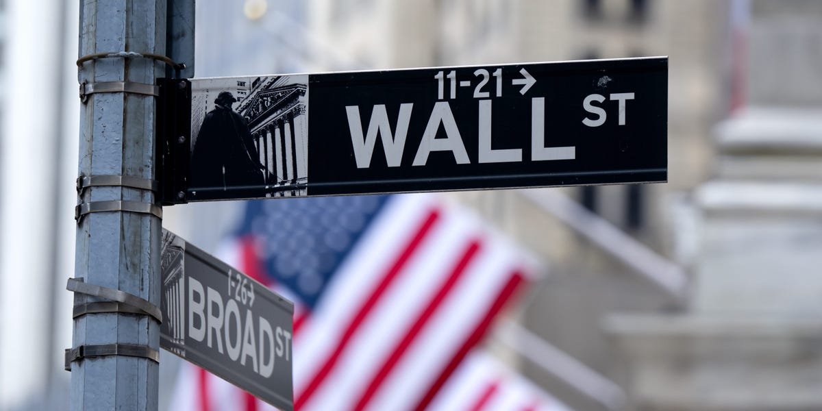 the-us-economy-is-vulnerable-to-a-stock-correction,-kpgm-economist-warns