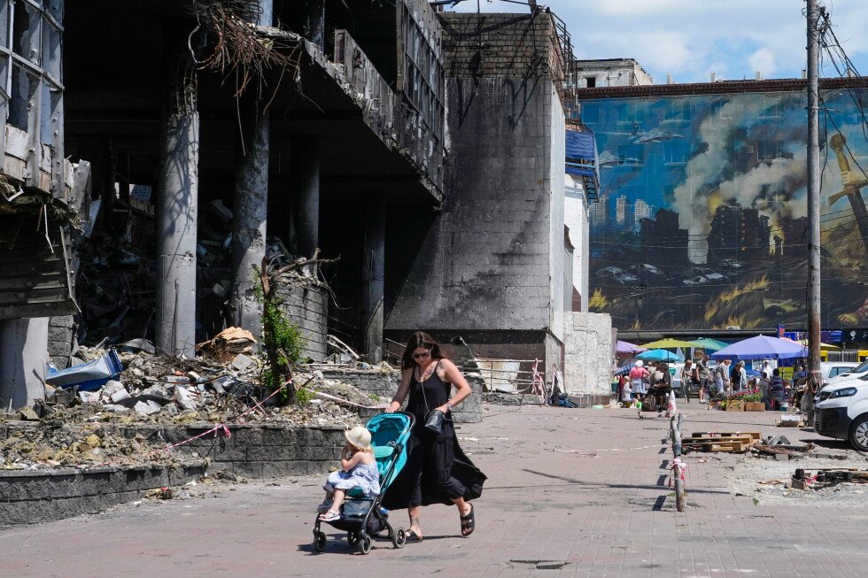 ukraine-says-it-hit-a-railway-bridge-to-crimea,-seeking-to-isolate-the-russian-held-peninsula