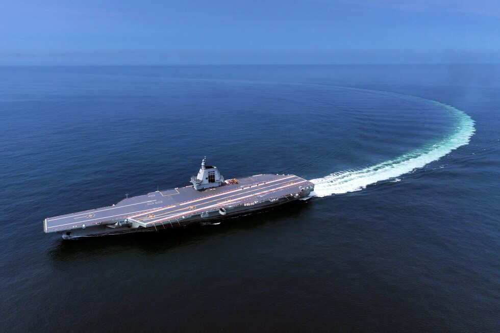 china’s-newest-aircraft-carrier-fujian-sails-through-the-taiwan-strait