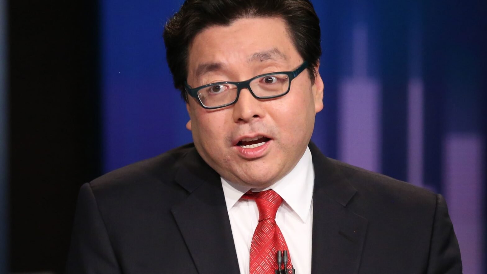 tom-lee-says-this-is-a-classic-opportunity-to-buy-the-dip-in-chip-stocks-once-again