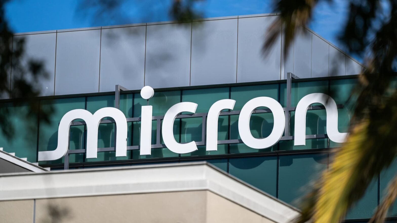 micron-earnings-are-set-to-send-the-market-on-a-wild-ride-—-and-a-new-etf-may-add-to-the-volatility