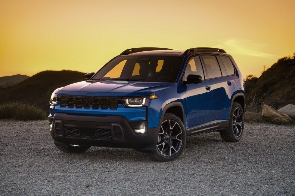 jeep-cherokee-vs-subaru-forester:-edmunds-sizes-up-hybrid-suvs