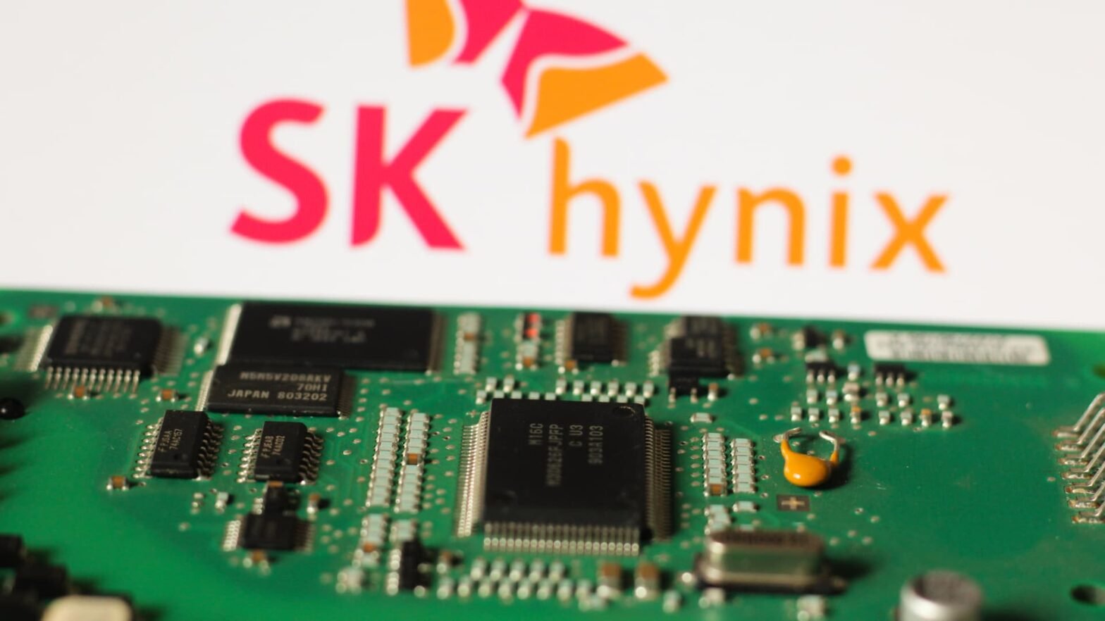 sk-hynix-surges-11%-after-filing-for-blockbuster-nasdaq-listing