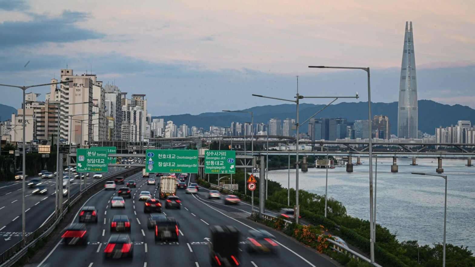 south-korea-delays-plan-for-new-single-stock-options-amid-record-volatility
