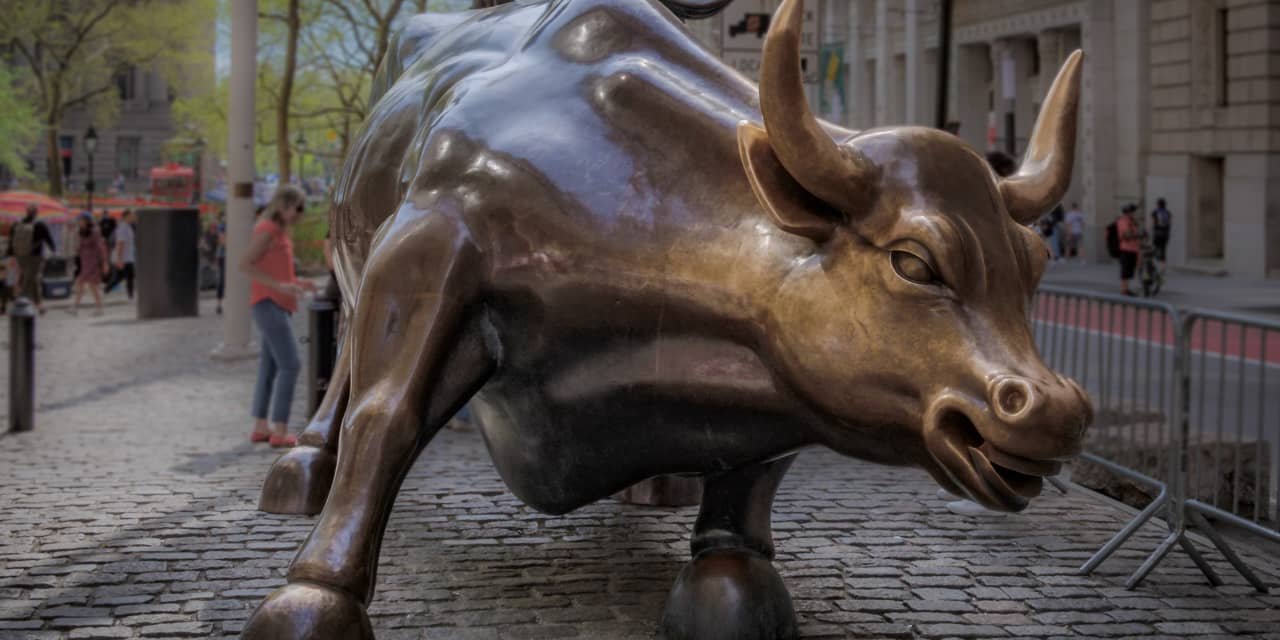 the-stock-market’s-june-anti-swoon?-micron,-oil-prices,-and-bond-yields-point-the-way.