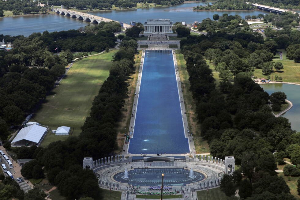 reflecting-pool-liner-was-cut-with-a-sharp-knife-or-razor,-official-says