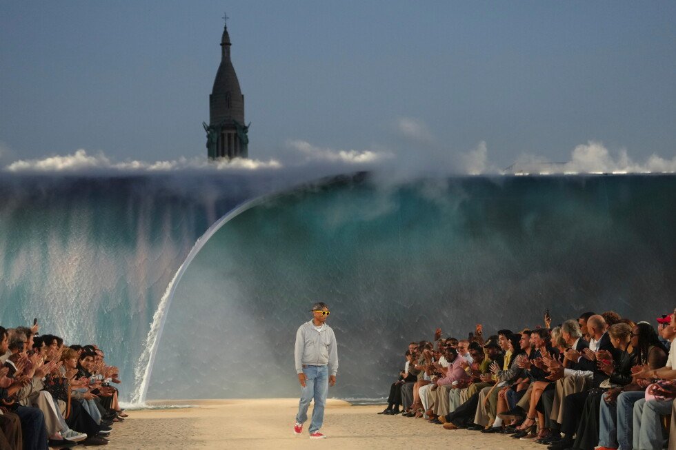 paris-men’s-fashion-week-melts-in-a-historic-heat-wave