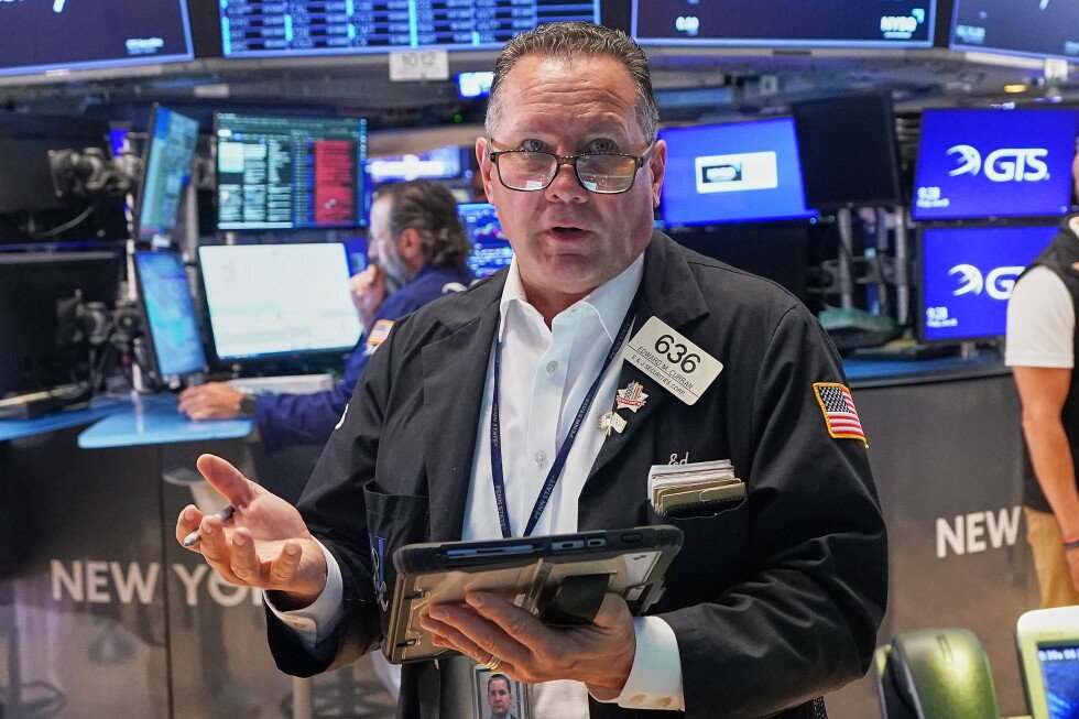 asian-shares-sink,-with-kospi-down-75%-and-nikkei-shedding-4.4%