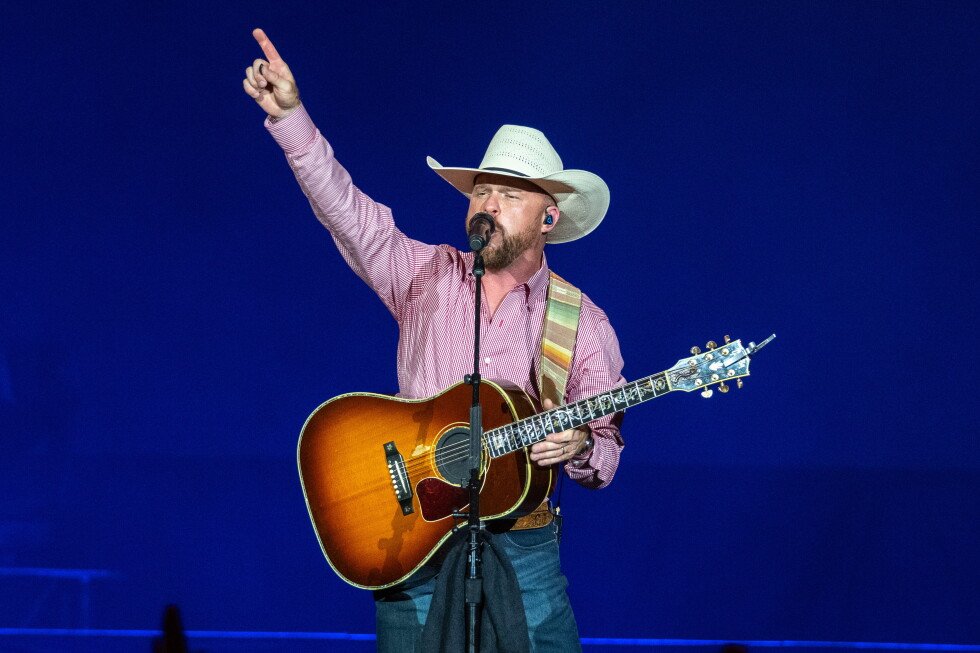 cody-johnson-talks-‘banks-of-the-trinity’:-a-journey-home-for-the-country-star