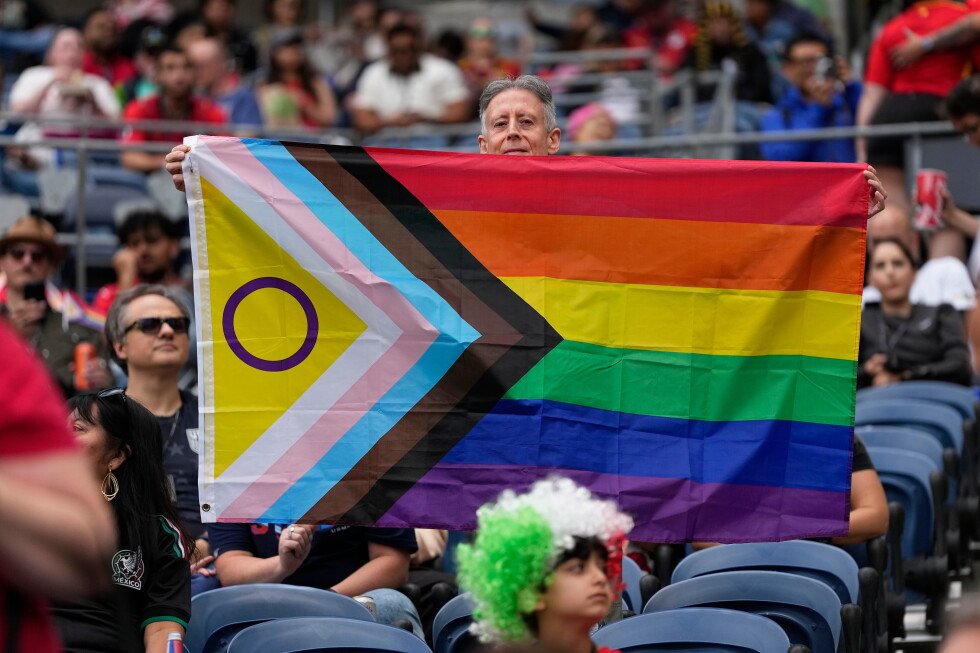 world-cup-‘pride-match’-sees-iran-and-egypt-face-off
