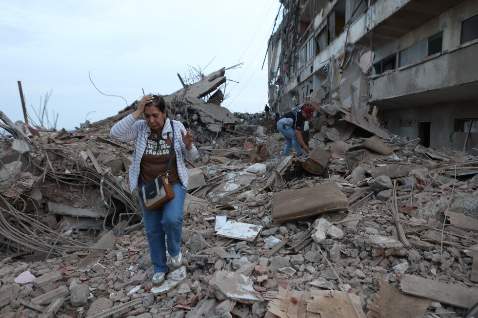 humanitarian-services-mobilize-after-venezuela-earthquakes