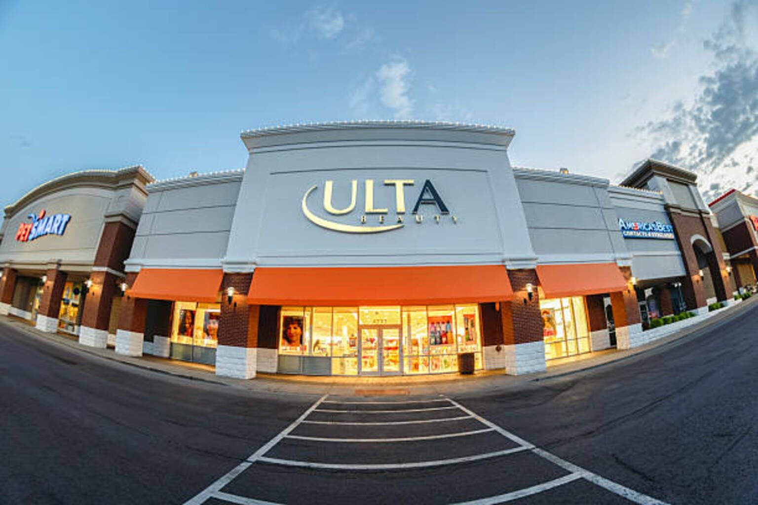 ulta-beauty:-market-share-gains-at-a-terrific-p/e-ratio