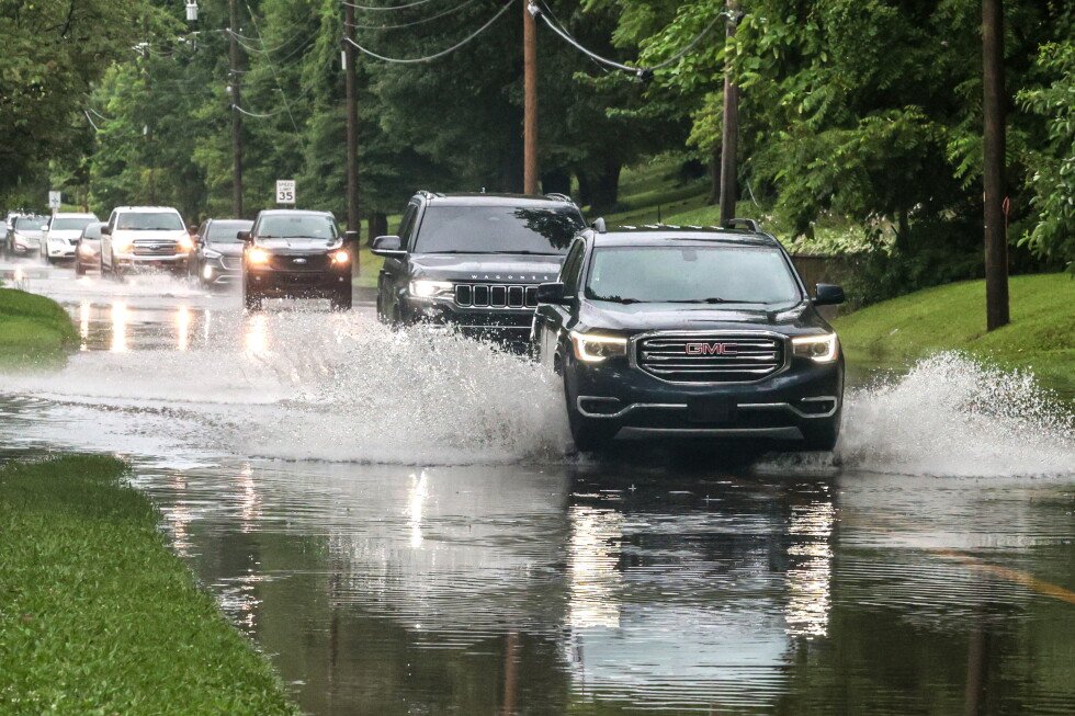 4-dead-amid-flooding-in-kentucky,-governor-says