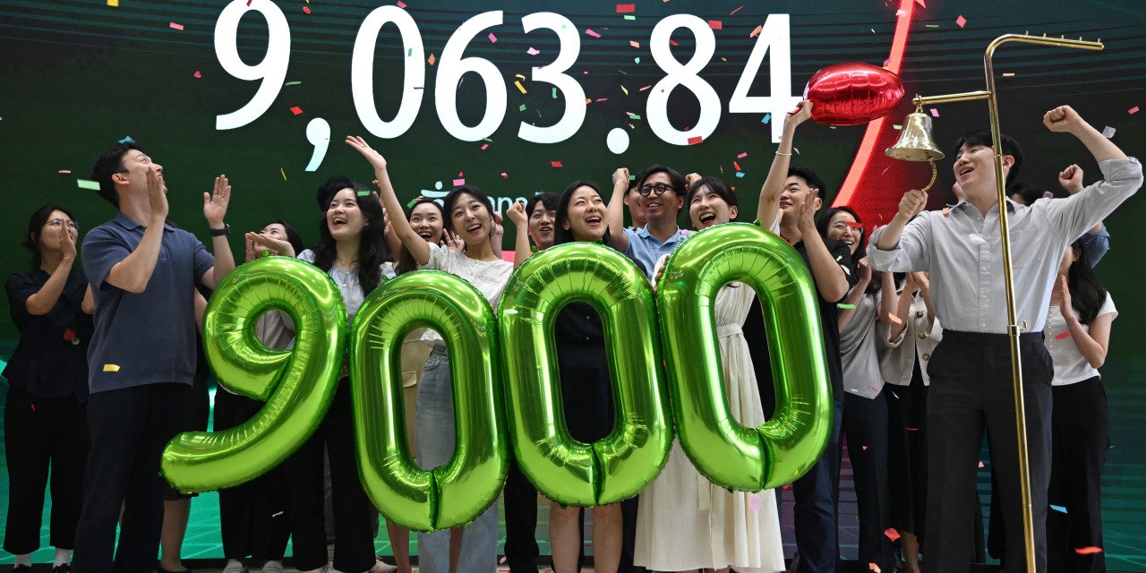 korea’s-chips-rally-is-driving-its-stock-market-into-a-danger-zone