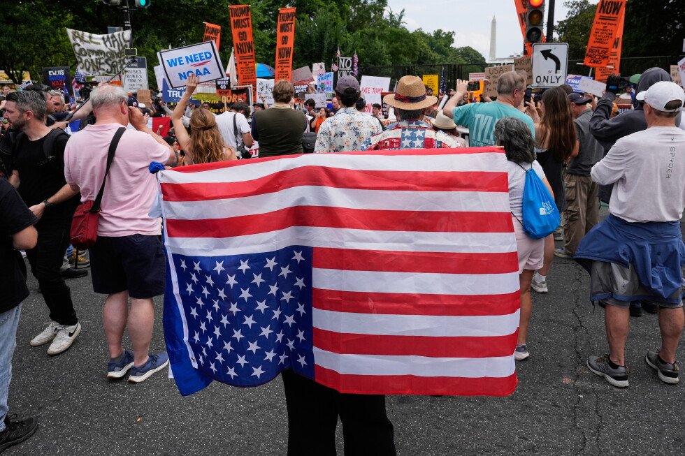 fewer-americans-are-proud-of-us-achievements:-ap-norc-poll