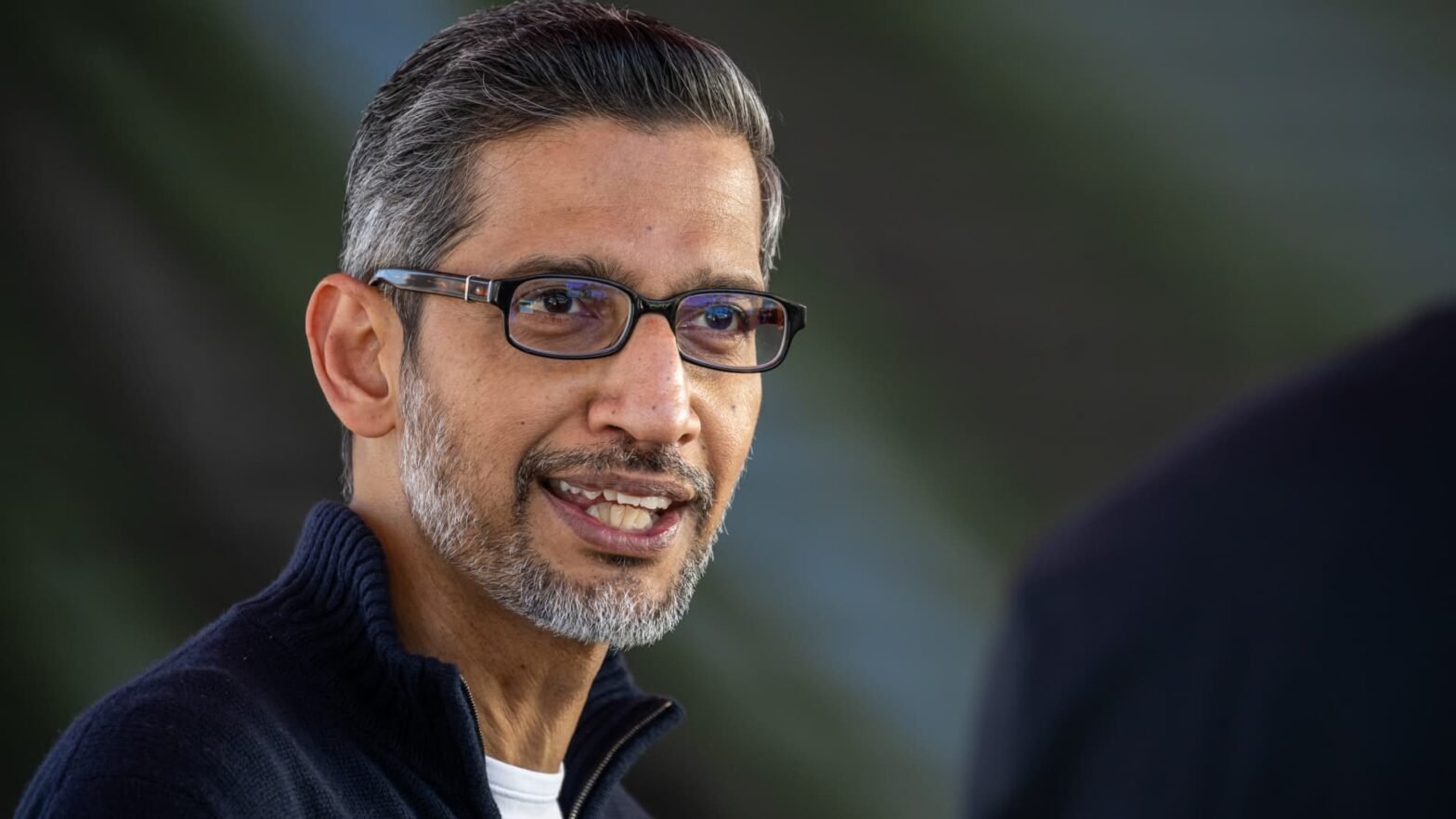 alphabet-stock-pops-4%-on-dow-debut,-but-the-tech-giant-faces-major-ai-questions