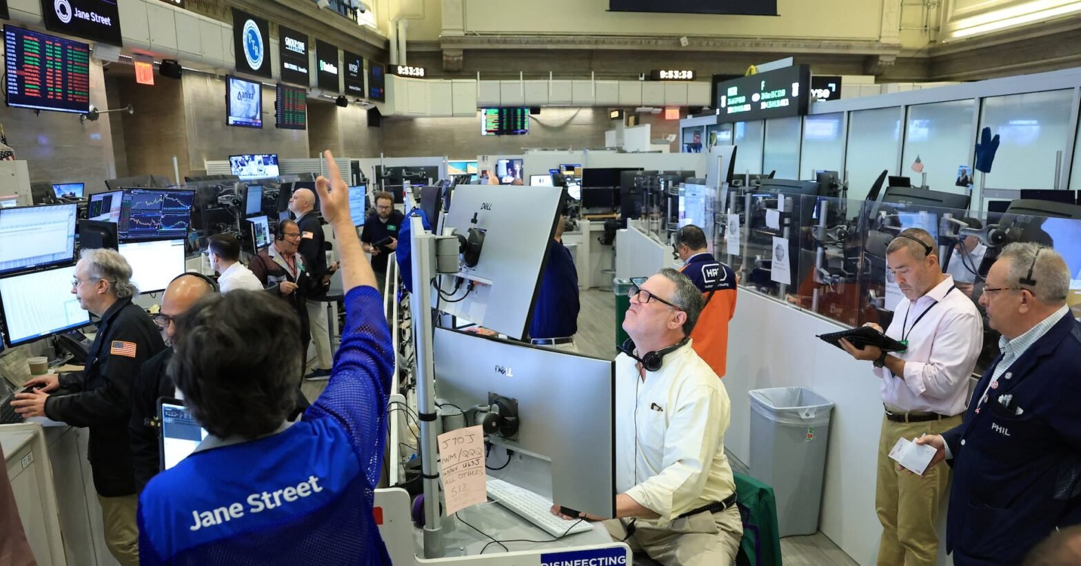 tech-selloff-stirs-bubble-fears-in-us-stock-market
