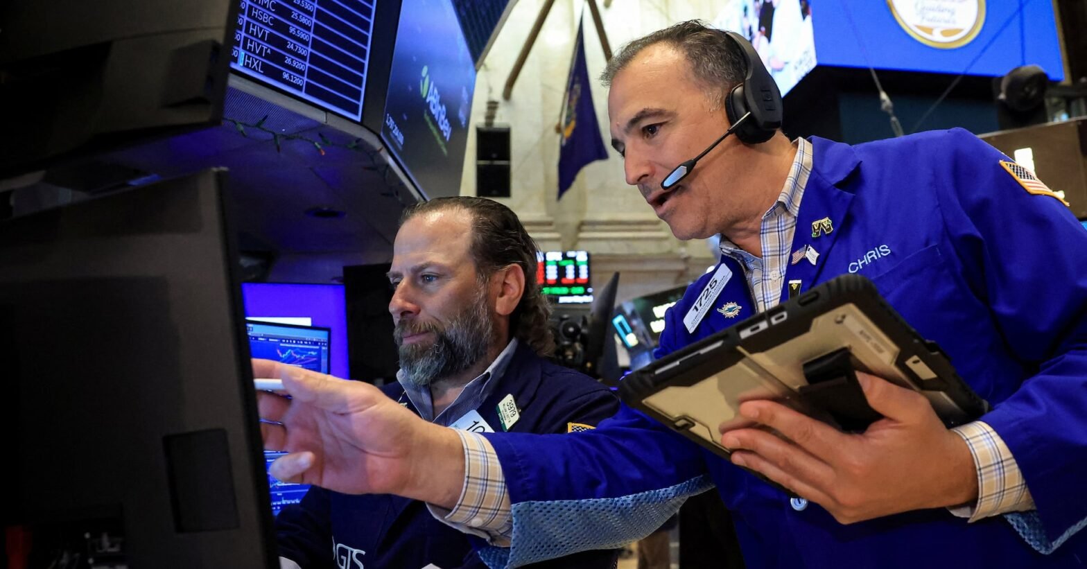 us-stock-futures-little-changed-as-strong-quarter-nears-end